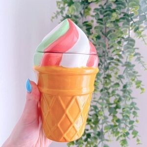 Rainbow Sherbet Scented Ceramic Ice Cream Cone Candle 🌈🍦✨ NWT!